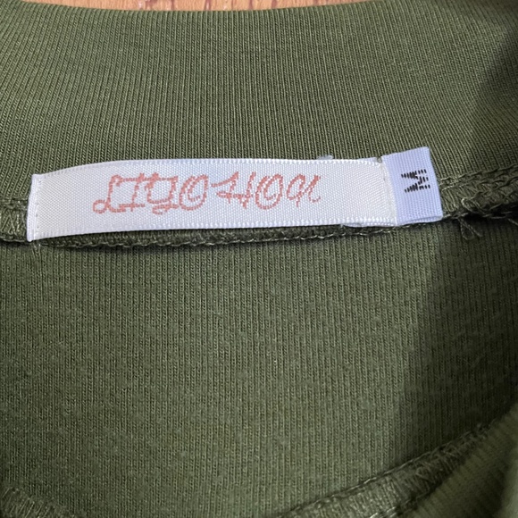 Women’s Green Mock Neck Short Sleeve Casual Shirt Sz-M - Picture 4 of 6